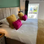Willow Mews